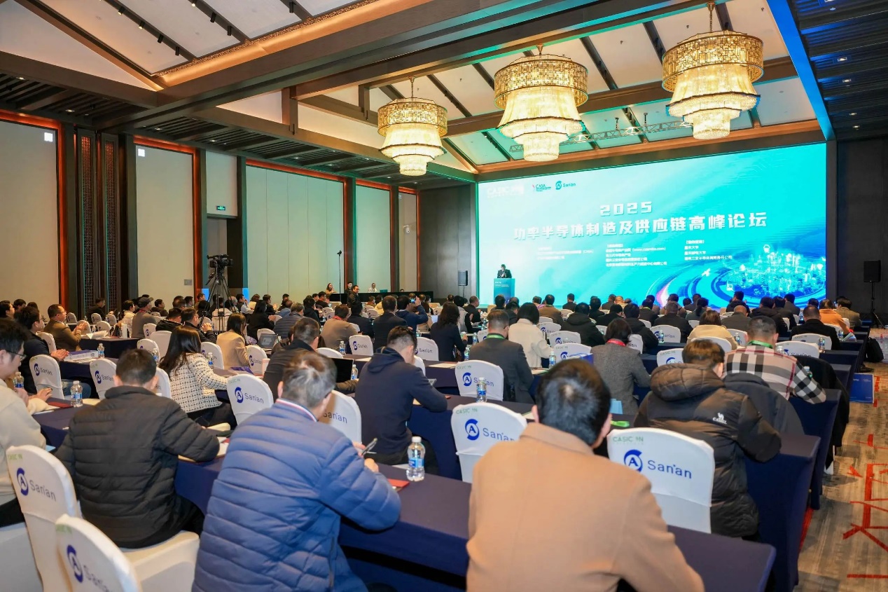 餐廳里的人們

AI 生成的內(nèi)容可能不正確。